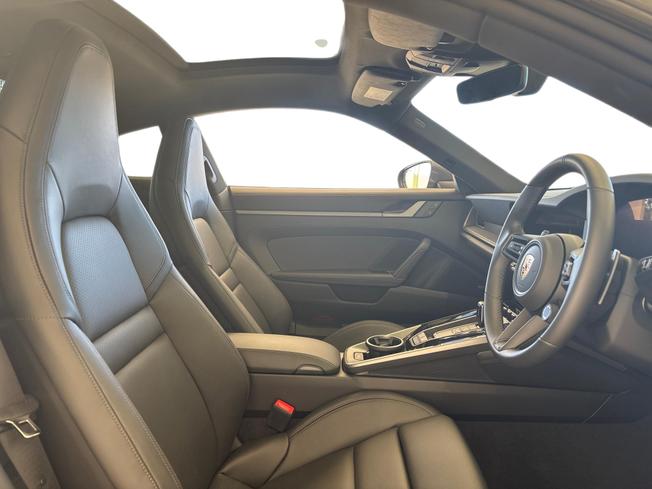 PORSCHE 911 Photo 11