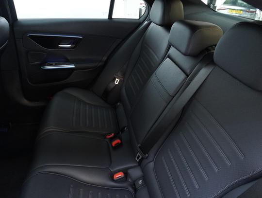 Mercedes-Benz C Class Photo 17883d04-a018-46b1-b81d-af2e4c185be3.jpg