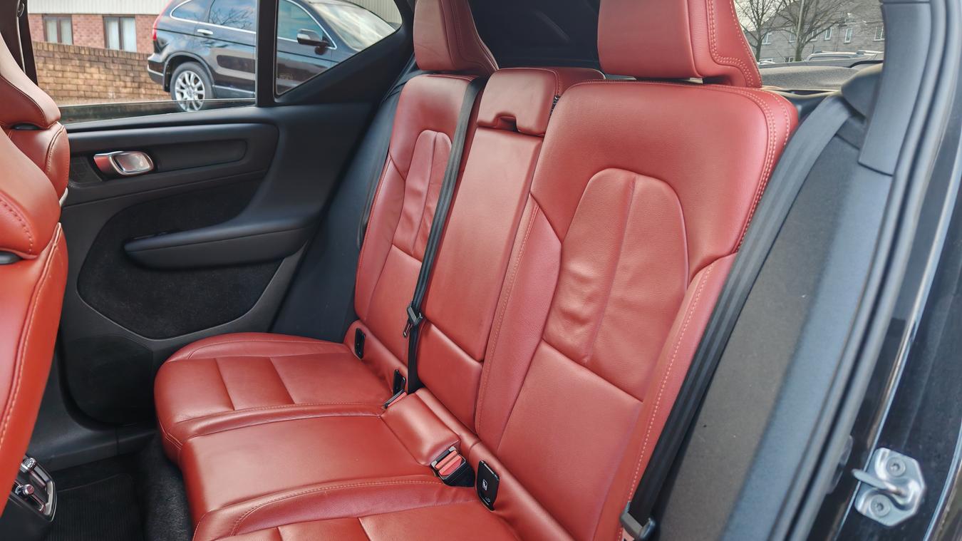 Used Volvo XC40 KX68ULD 16