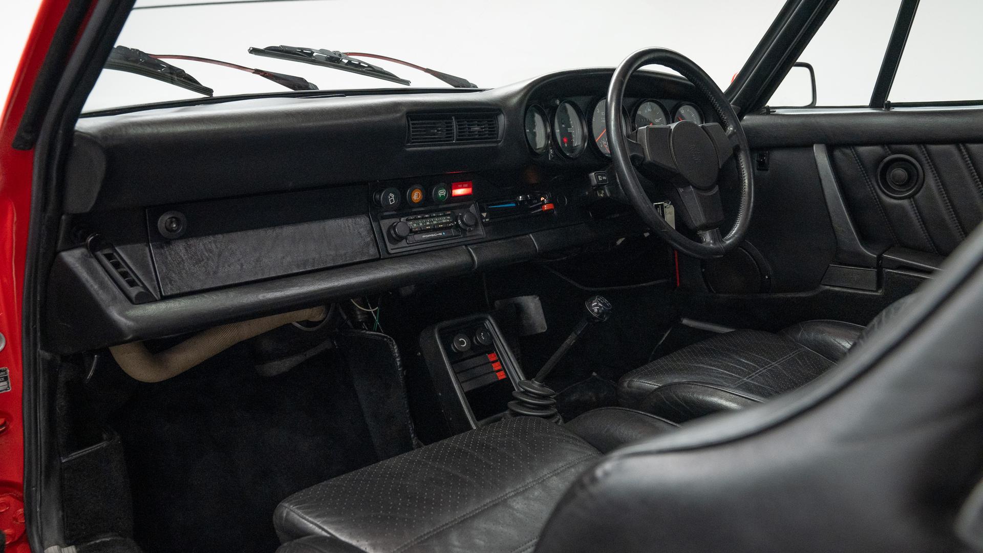 Porsche 911 Photo 1792517b-b42d-48b1-8fcf-075487ee6d0c.jpg