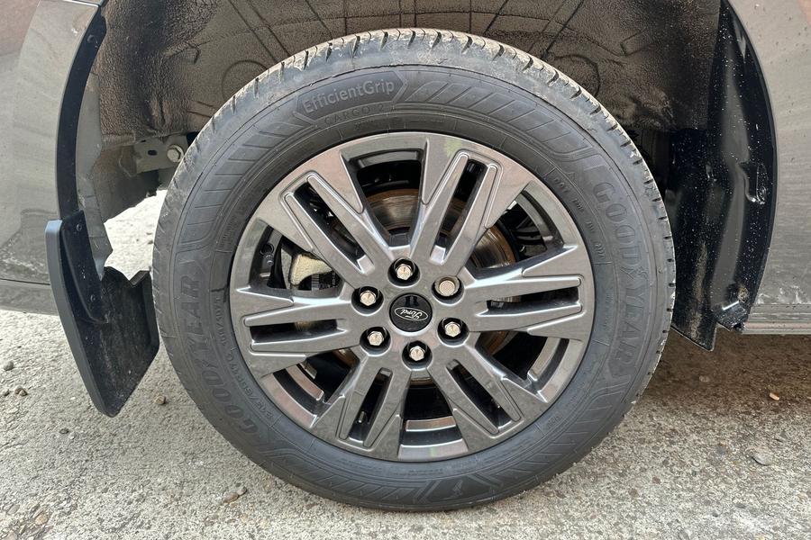 Ford TRANSIT CUSTOM Photo 1792679d-3a5c-4f4f-8b7f-79bfa487432b.jpg