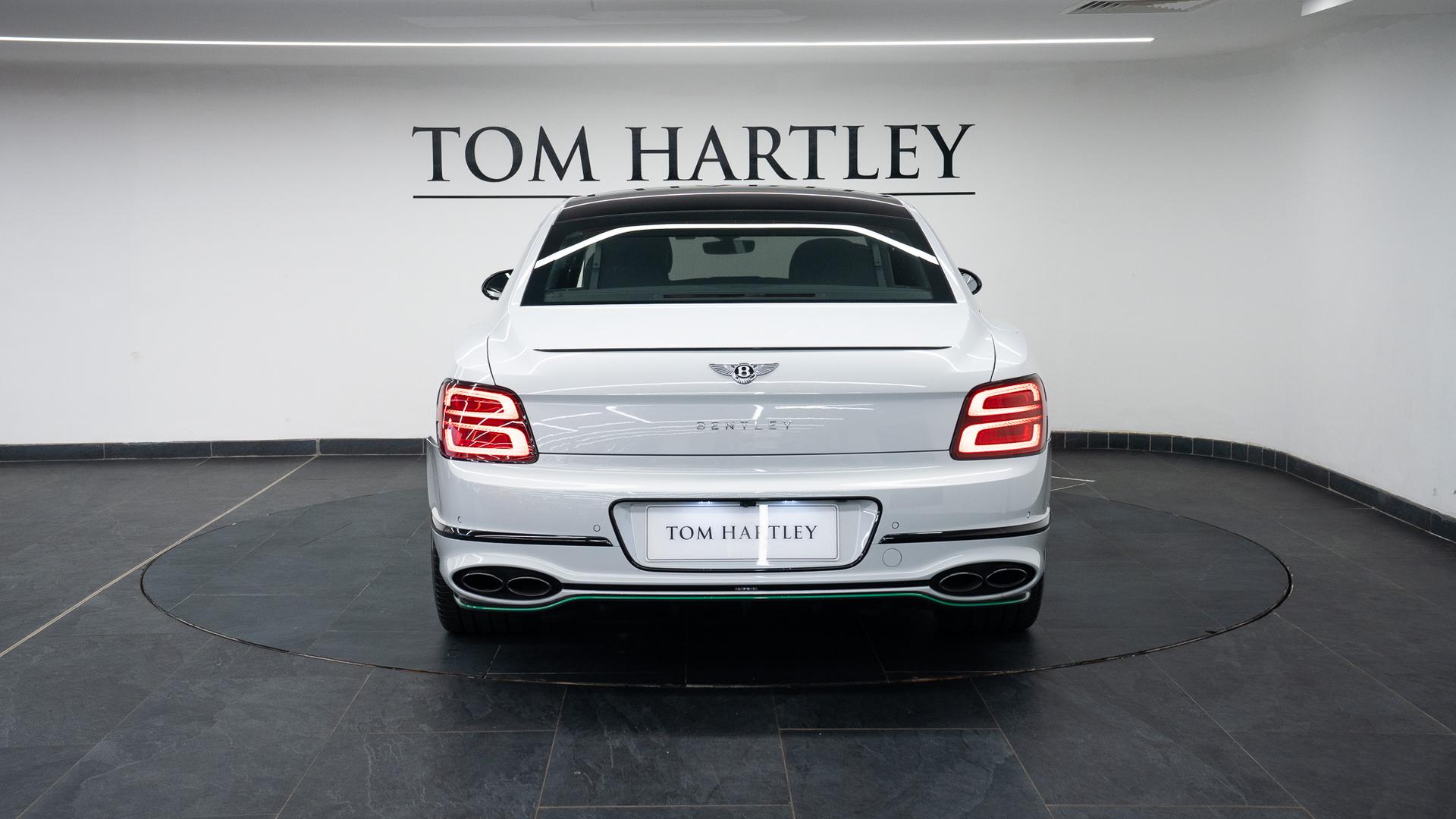 Bentley Flying Spur Photo 1794d0ae-dd23-4d6f-b811-608bc0aa2a60.jpg