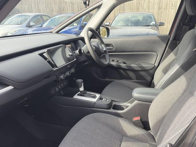 Honda Jazz Photo 179e7c29-eae7-418d-b4d5-168ab67be854.jpg
