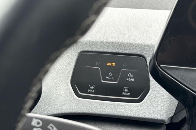 VOLKSWAGEN ID.3 Photo 32