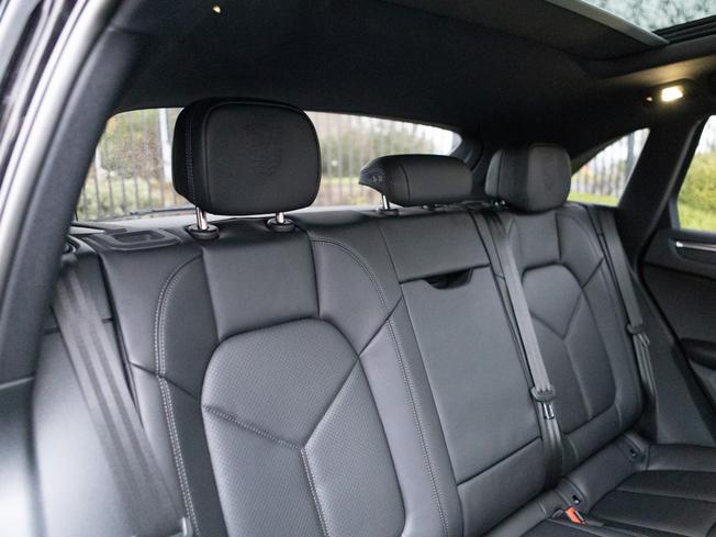 PORSCHE Macan Photo 9