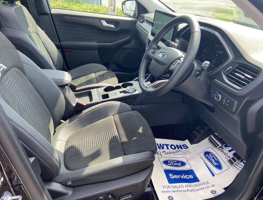 Ford Kuga Photo 17add2c5-ea6b-45b2-bba9-2e9b733b7fe7.jpg