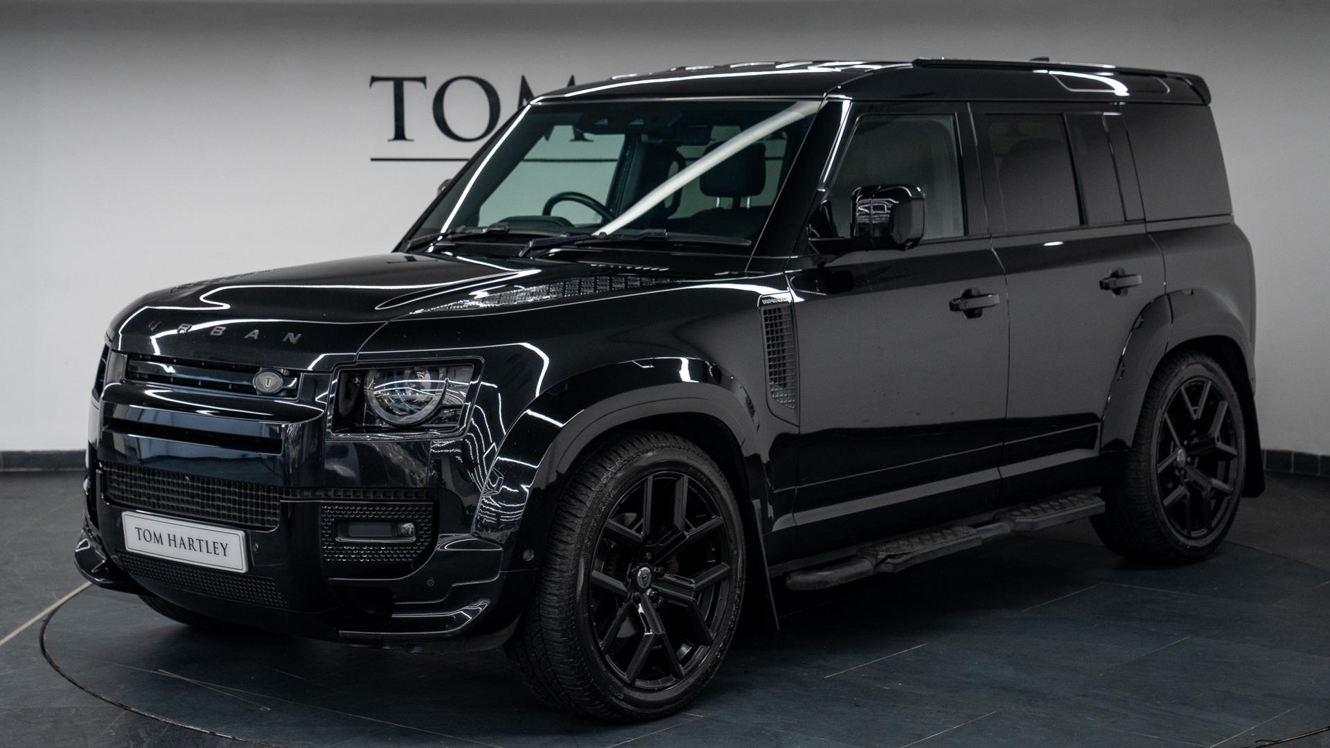 Land Rover Defender 110 Hard Top Photo 17bd8be1-283e-4f01-8f63-ed320474b2da.jpg