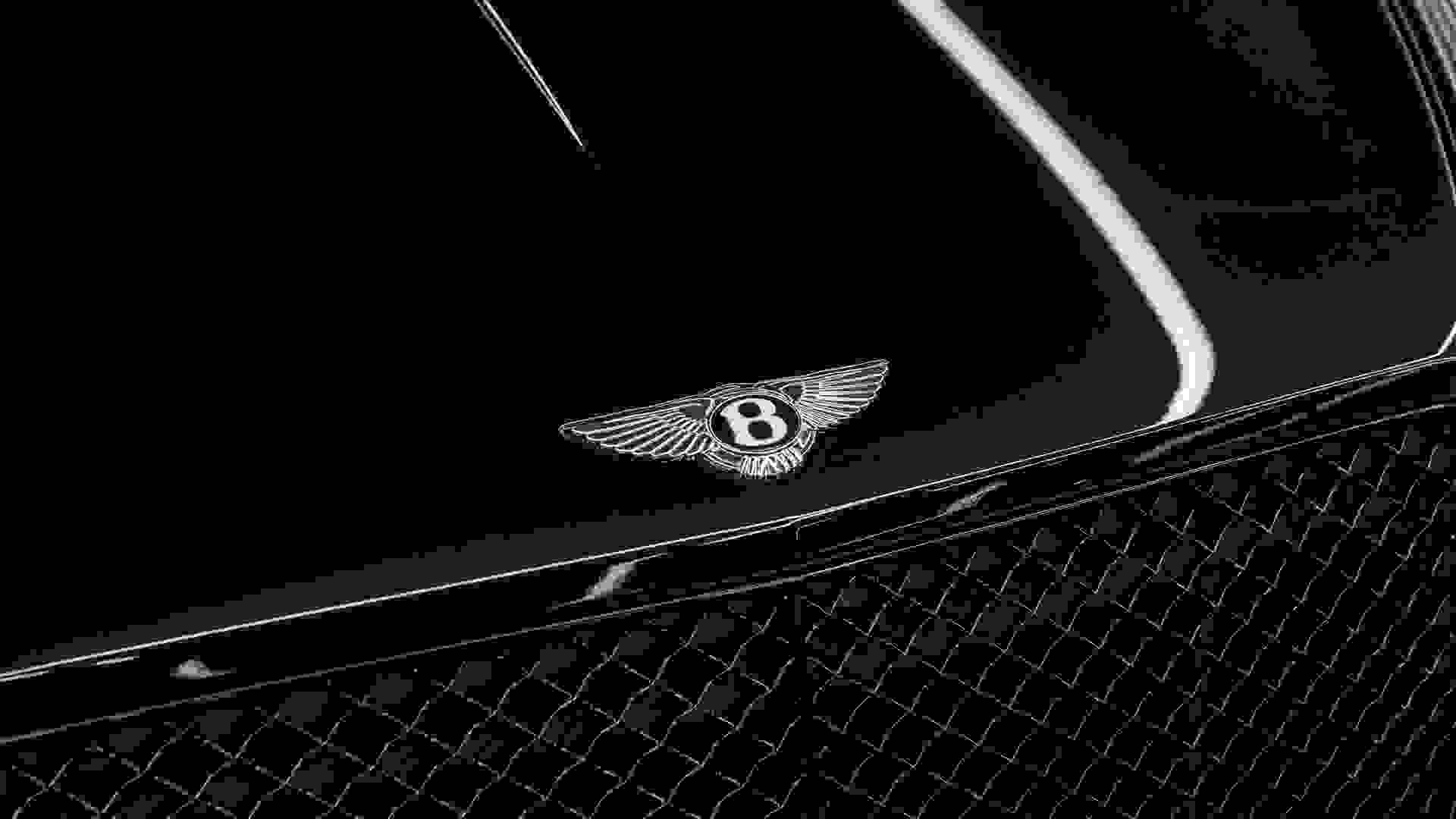 Bentley Bentayga Photo 17bf59c3-158f-41d3-9c0f-c583cf43674b.jpg