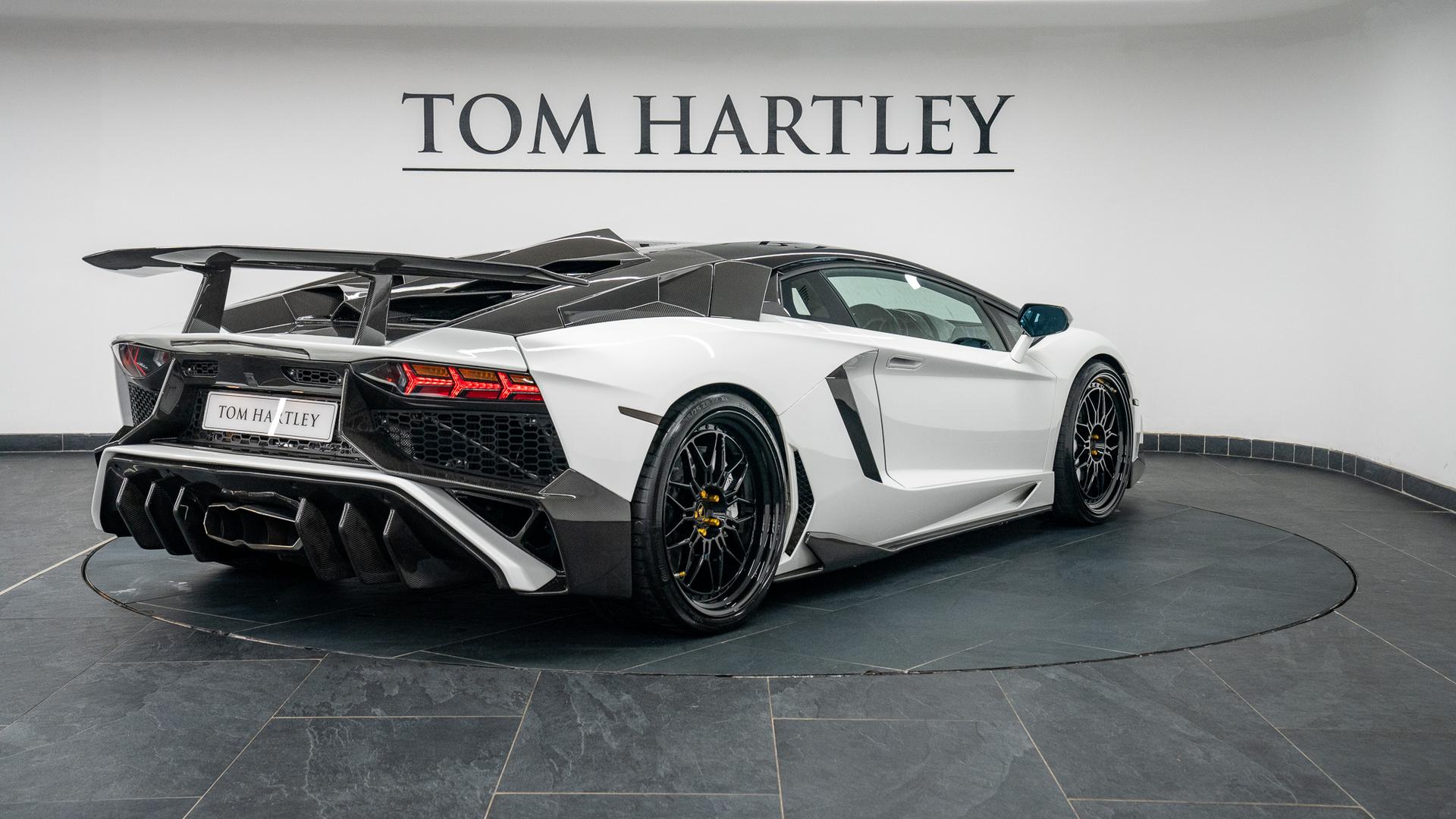 LAMBORGHINI Aventador Photo 17c779d3-2eae-4216-82dc-26717d70b6d3.jpg