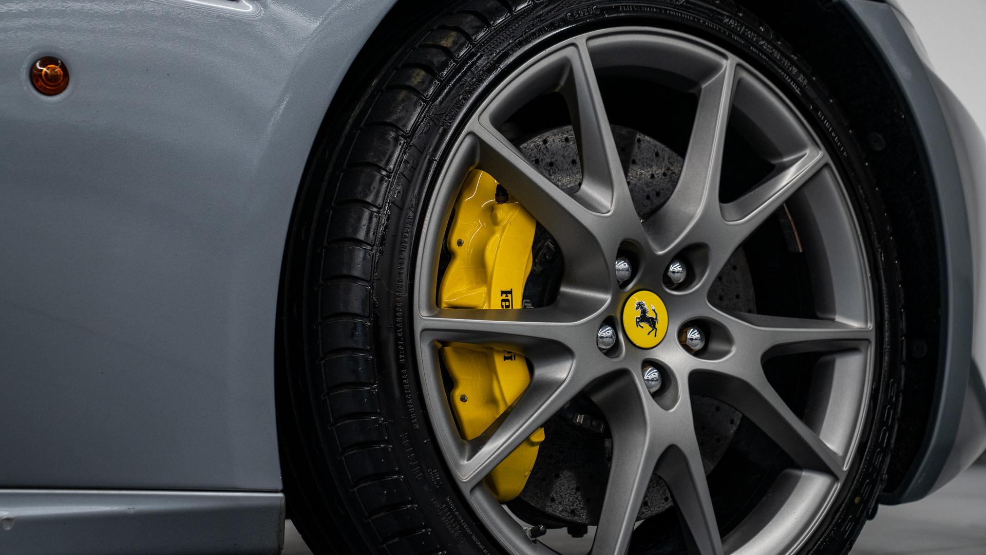 Ferrari California Photo 17e44e2d-26db-4a03-a9c2-1e4c1c5c9f0f.jpg