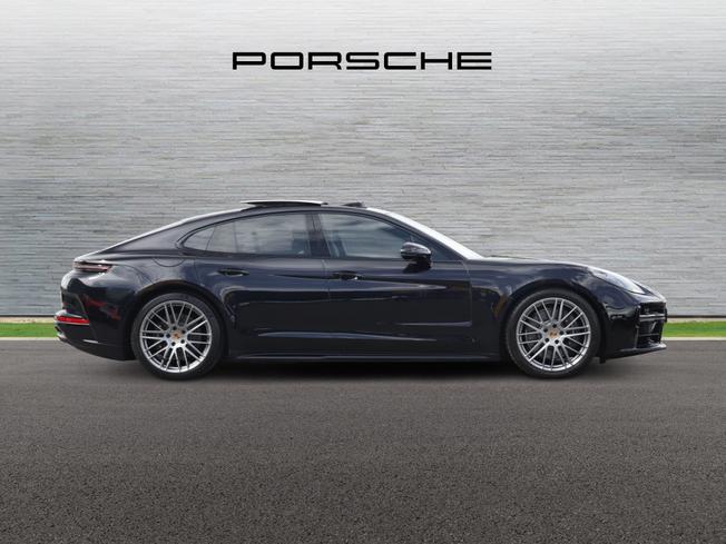 PORSCHE Panamera Photo 3
