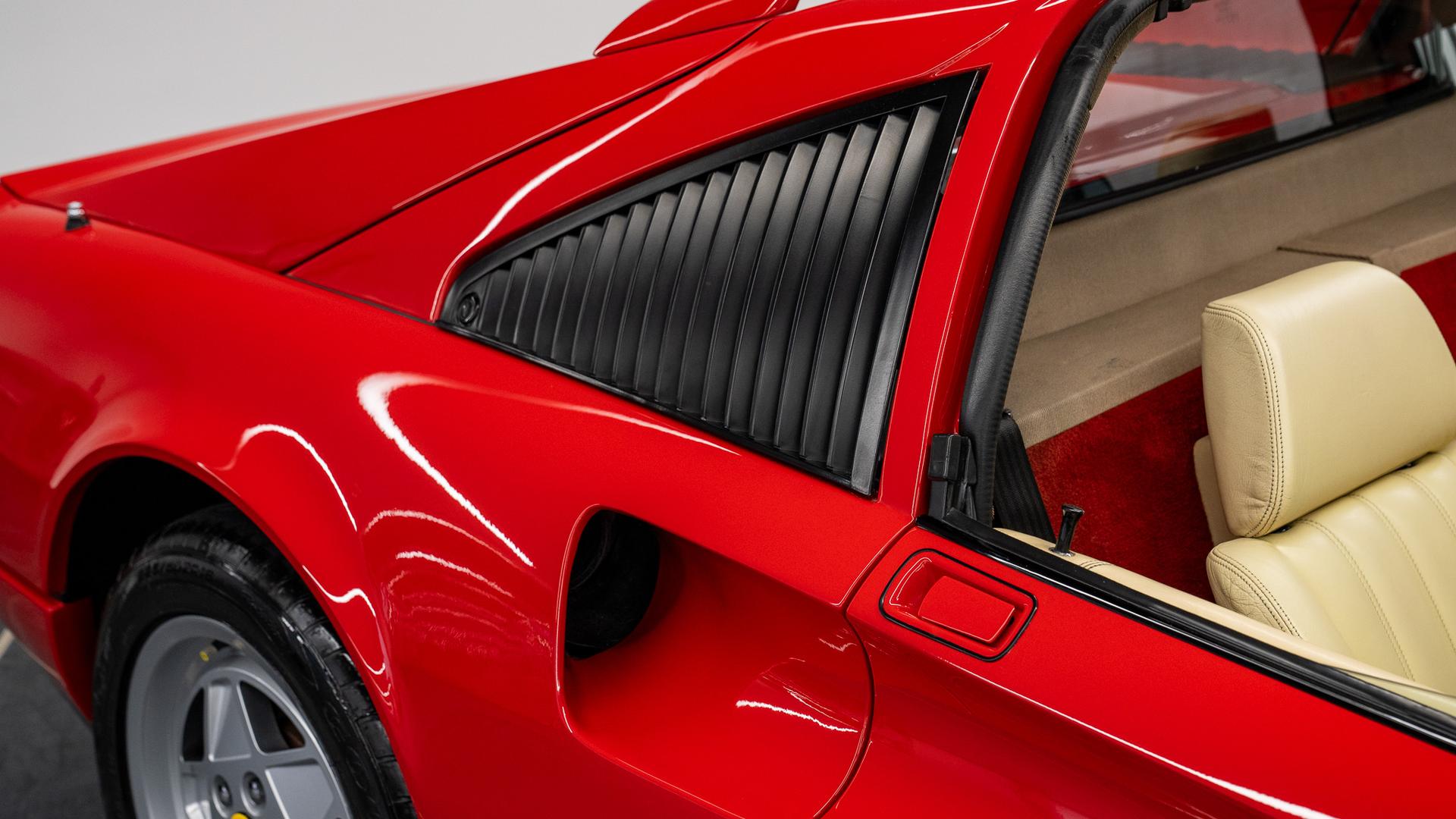 Ferrari 328 Photo 17ec3289-fdff-4081-9938-e92e317e5fc7.jpg