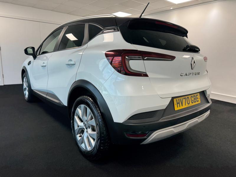 Renault Captur Photo 17f74937-53cc-4009-8f8f-17c3b6d82d0e.jpg