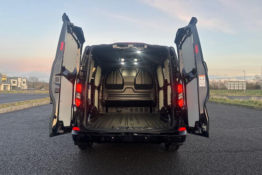 Ford TRANSIT CUSTOM Photo 180a7575-32f1-425e-816f-14bbb6c6fe9c.jpg