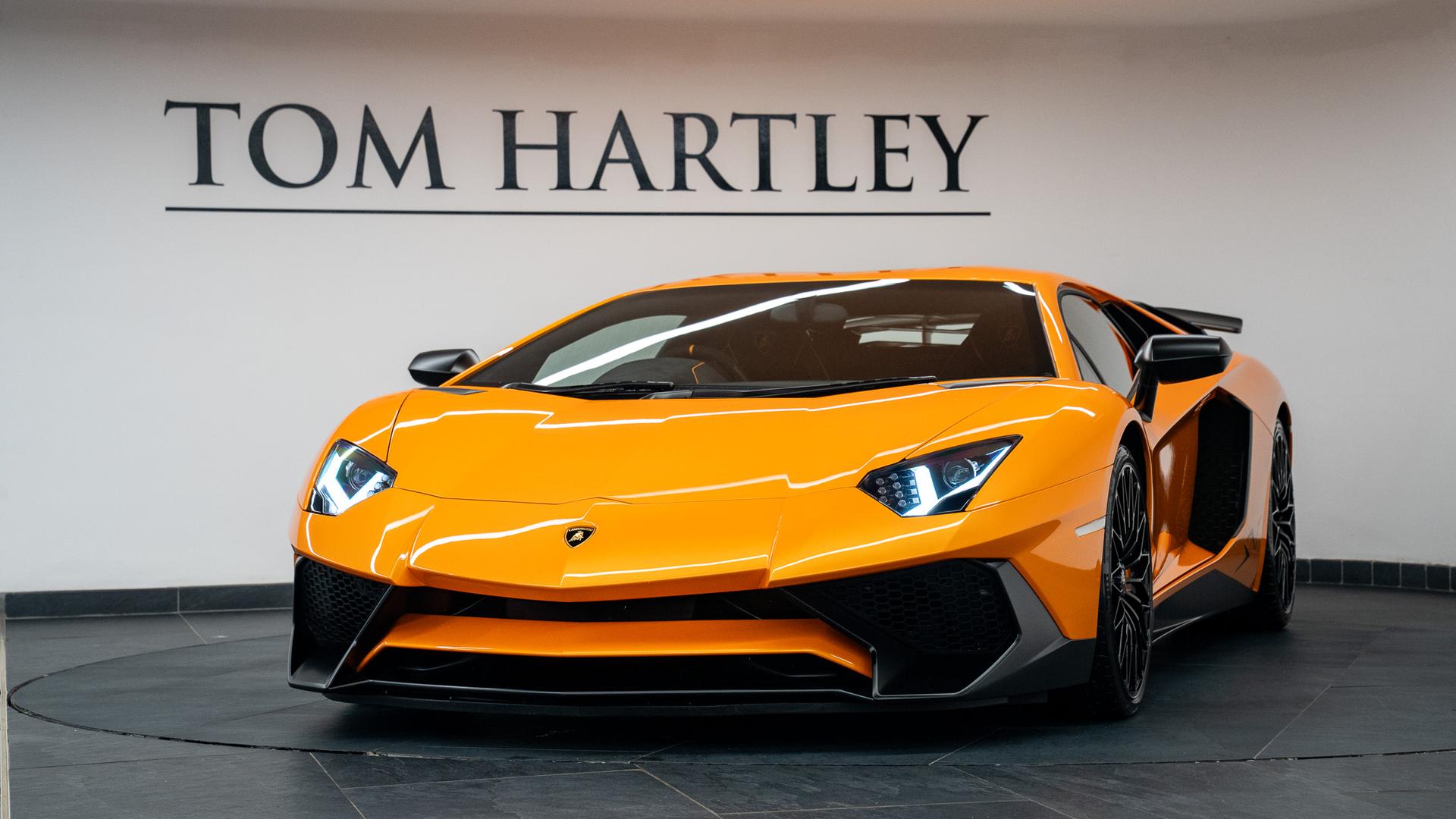 LAMBORGHINI Aventador Photo 18196f22-bcbb-4f3c-8f25-09d0341cd49a.jpg
