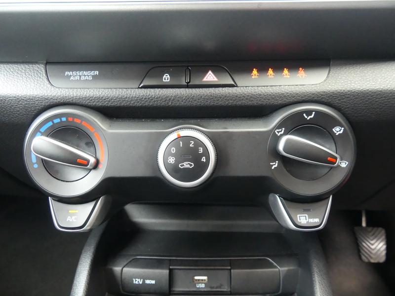 Kia Stonic Photo 1827d97a-2678-4097-9c13-297c855d1c1f.jpg