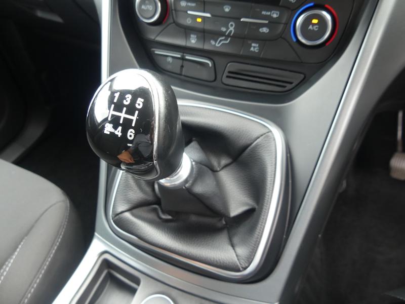 Ford Kuga Photo 182d7e17-87d6-4ba7-9287-9012dbe807de.jpg