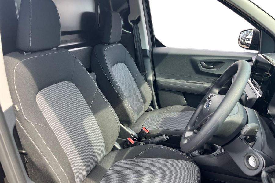 Ford TRANSIT COURIER Photo 18311890-65d9-4979-9947-48ecc7b1228e.jpg
