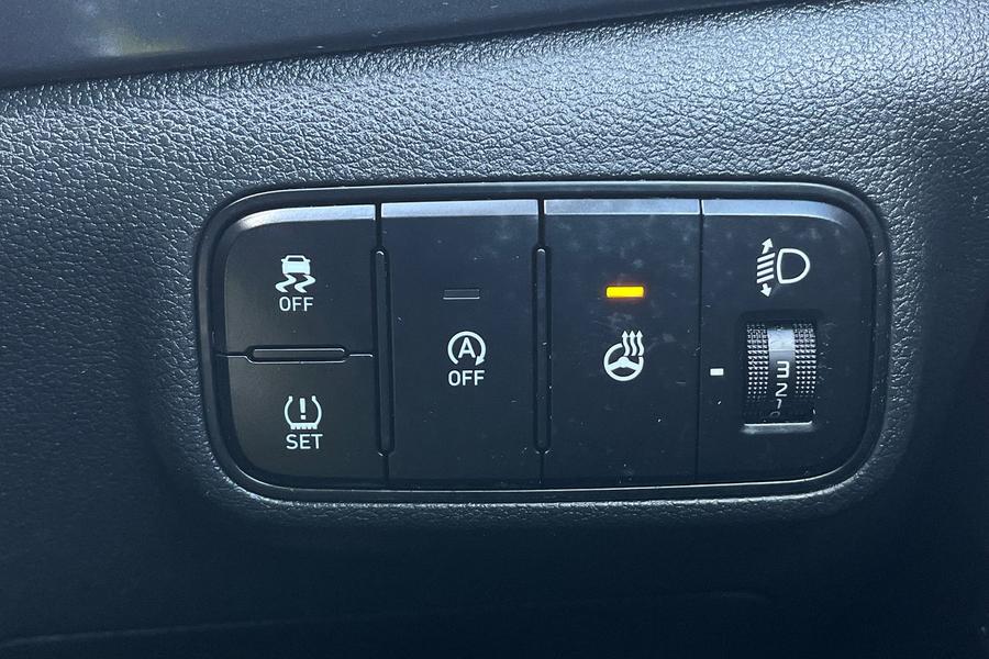 Hyundai BAYON Photo 18338f1f-a0c0-46bb-8437-59332f102992.jpg