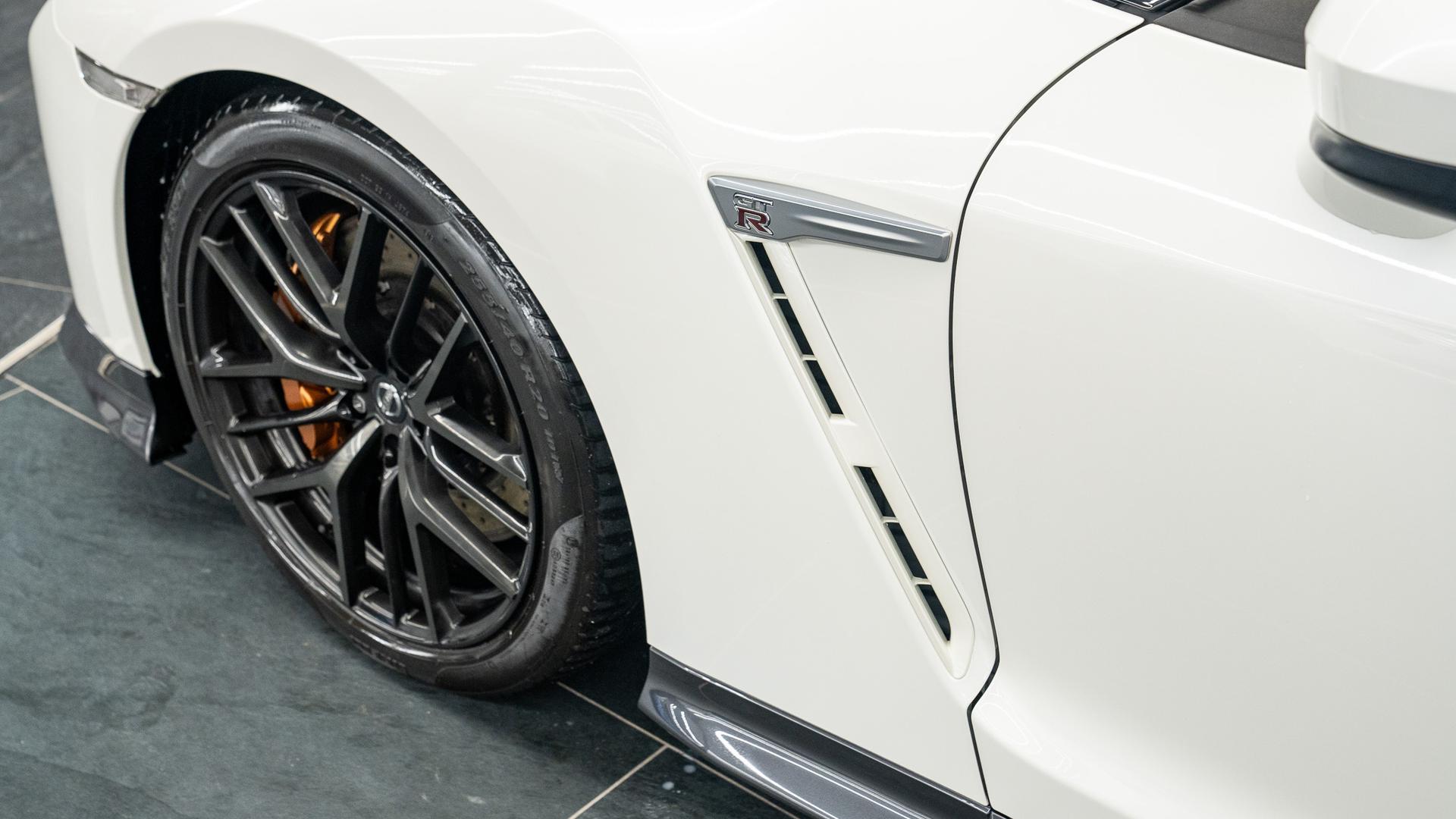 Nissan GT-R Photo 18373d77-af11-45d2-91ad-23338cba5cf5.jpg