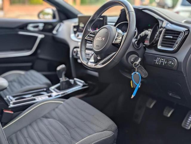 Kia XCeed Photo 18506358-c6d5-44b5-ae3a-492f0f64416a.jpg