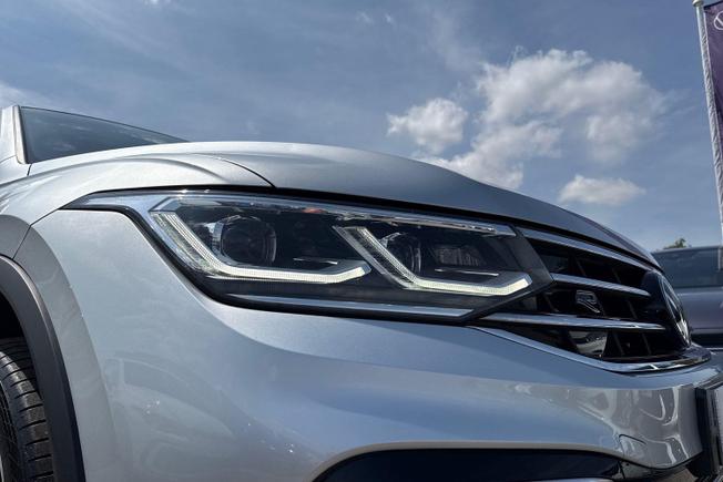 VOLKSWAGEN Tiguan Photo 19