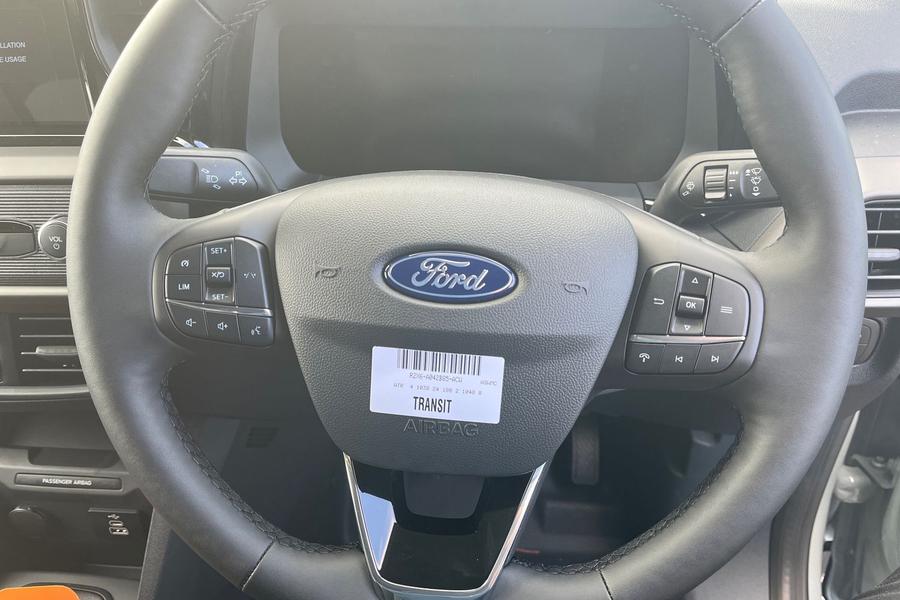 Ford TRANSIT COURIER Photo 1860c7da-cd2d-48f3-8c5a-1b1a5d0803e8.jpg