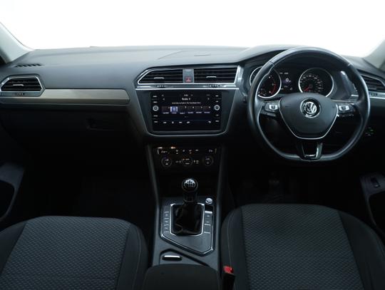 Volkswagen Tiguan Allspace Photo 187f9cd2-4030-486b-b9e8-28448b12bf1d.jpg