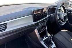 Volkswagen T-Roc Photo 2