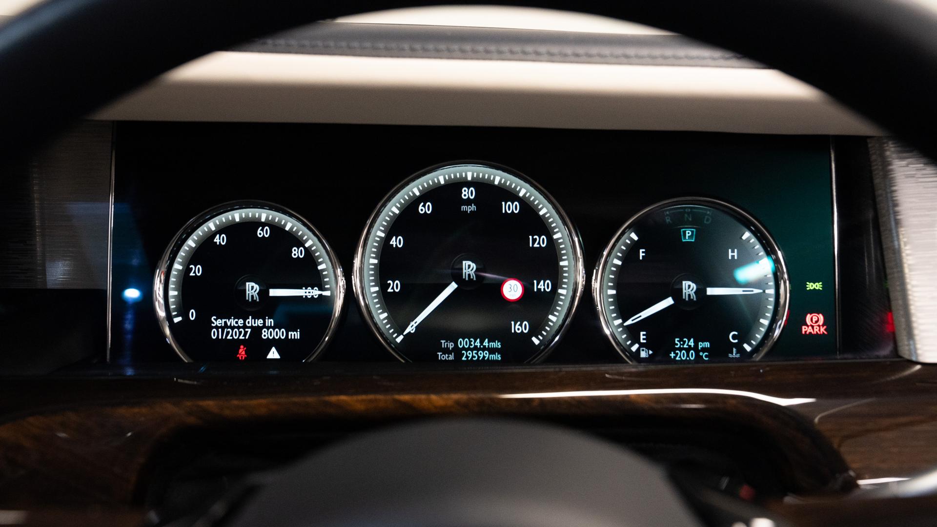 Rolls-Royce Phantom Photo 189739d3-a60e-4c70-8914-e1d5754f1c40.jpg