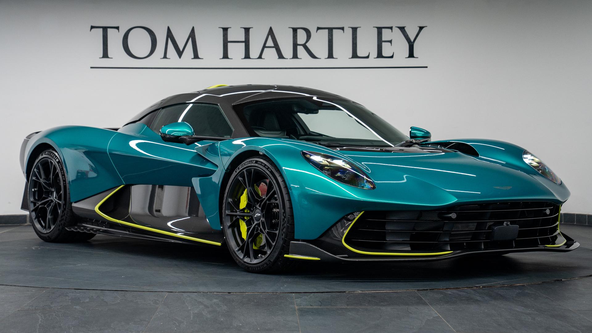 Aston Martin Valhalla Photo 18a3a718-7946-4243-888d-74a9c83e315a.jpg