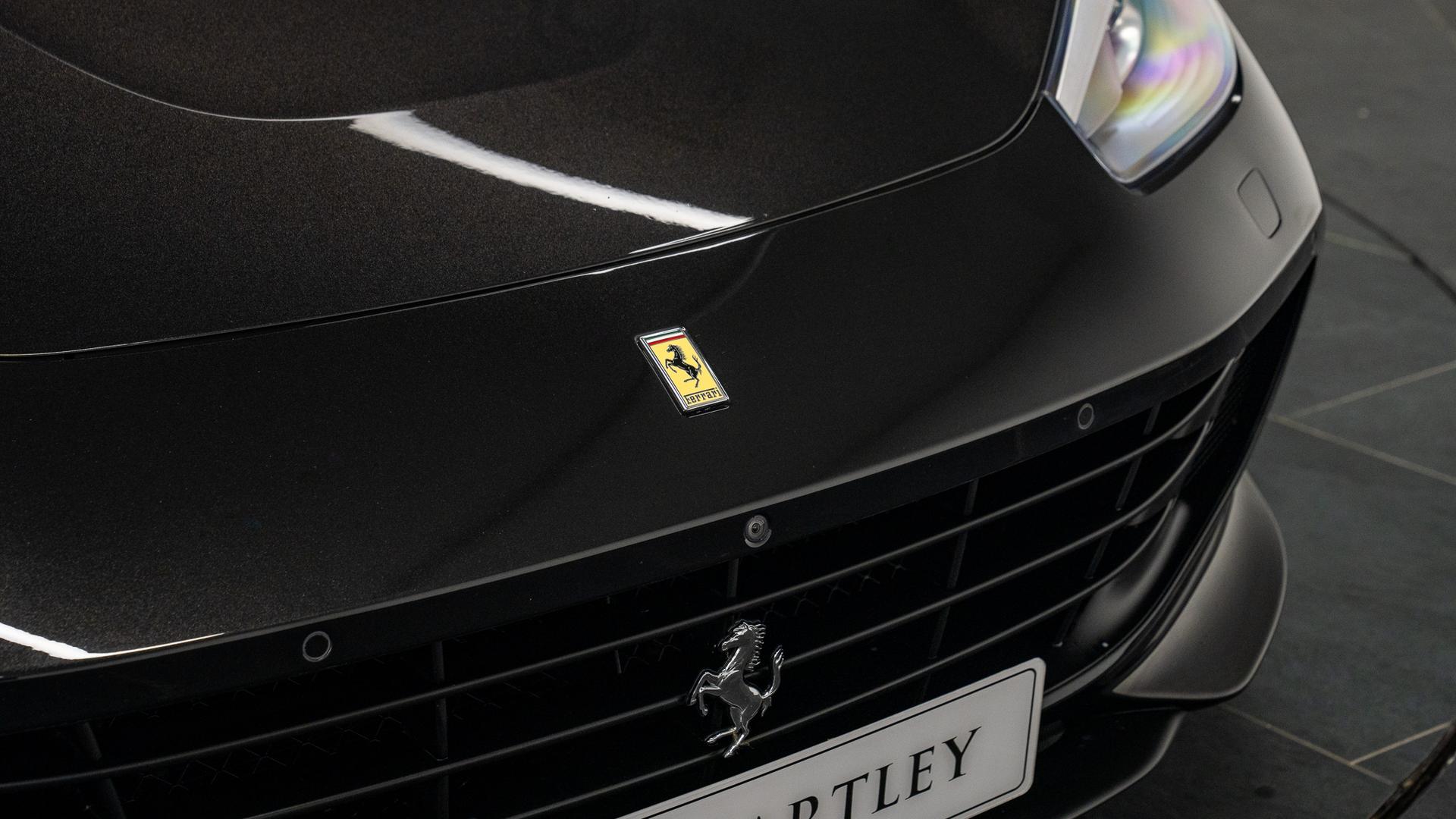 Ferrari GTC4 Lusso Photo 18a7cb76-e7a8-4ad2-8d3e-dfb81dbeb90f.jpg