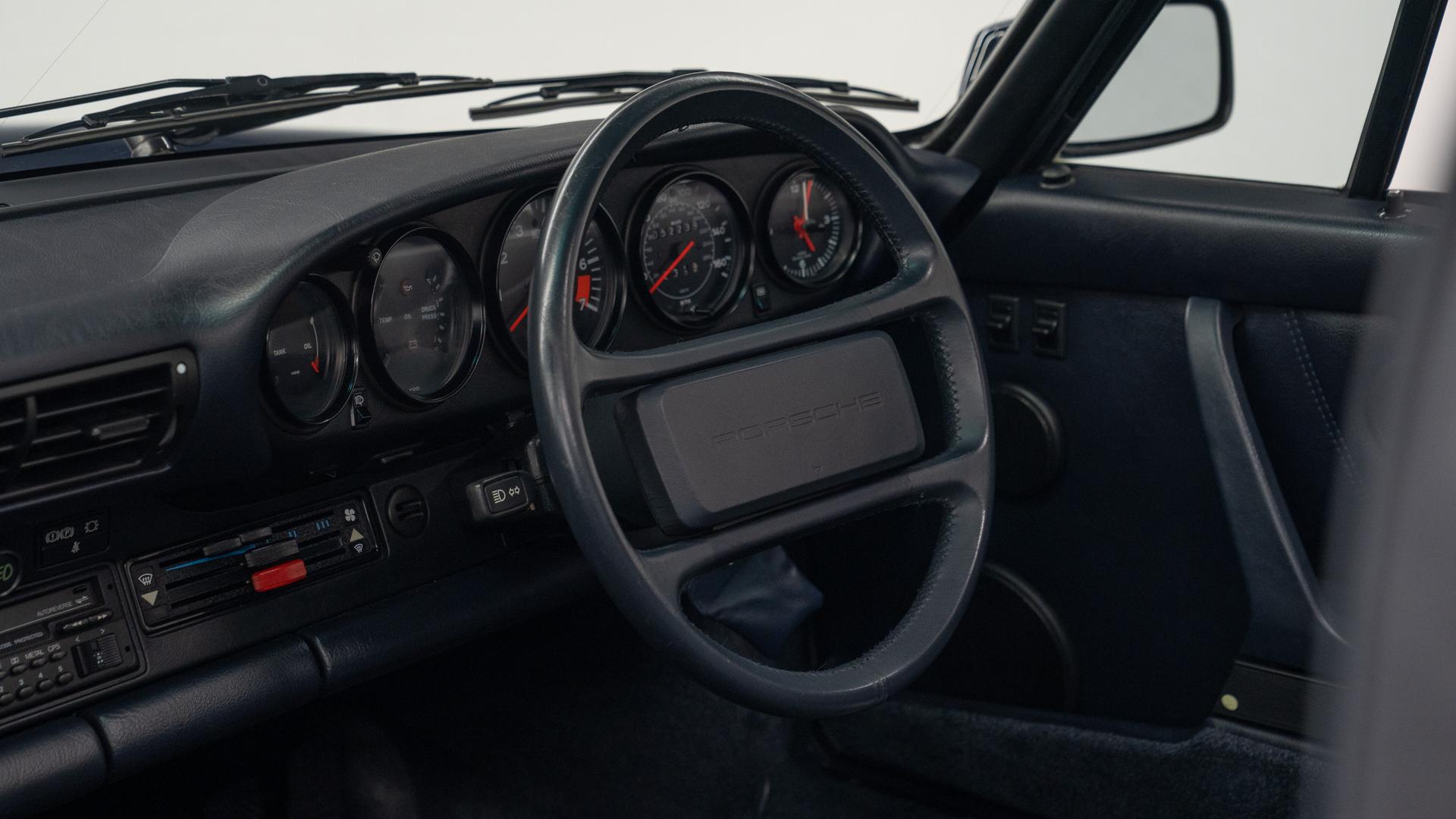 Porsche 911 Carrera Photo 18a821d1-7c8e-4443-ba02-b629820a12f8.jpg
