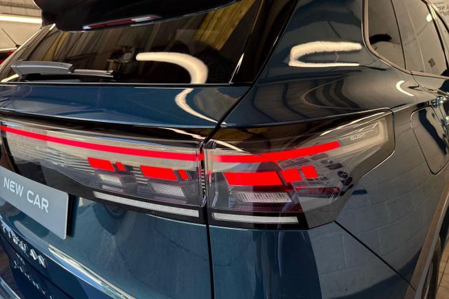 VOLKSWAGEN Tiguan Photo 18