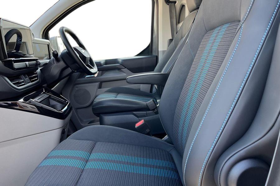 Ford TRANSIT CUSTOM Photo 18ba1281-c2fe-40f9-bd69-ae3034be3b8a.jpg