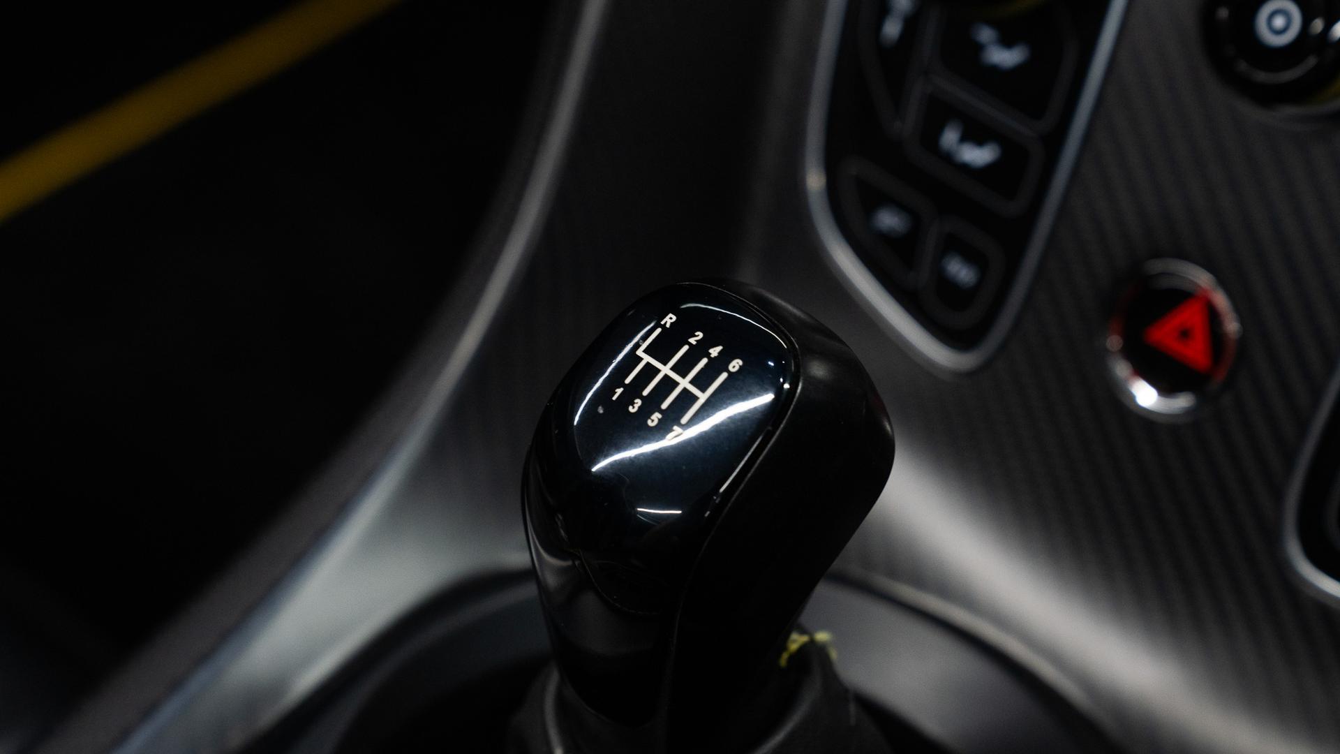 Aston Martin Vantage Photo 18c55503-a3b9-4427-a8ad-71473277e384.jpg