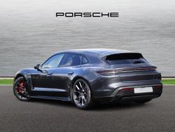 PORSCHE Taycan Photo 2