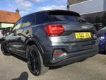 Audi Q2 Photo 1
