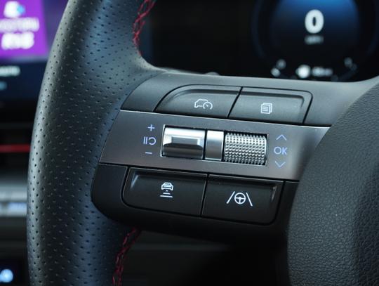 Hyundai KONA Photo 18d6ad79-f6a9-4a95-b3b9-d771e0196783.jpg