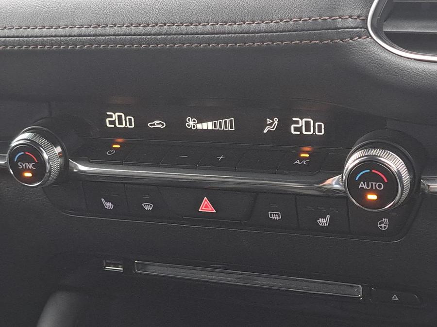 Mazda Mazda3 Photo 18d993d8-029c-433f-b84a-eb628cf8bfe9.jpg