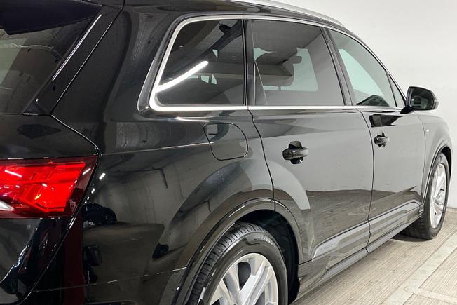 AUDI Q7 Photo 38