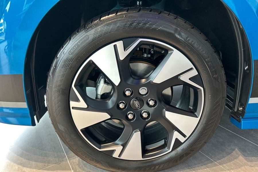 Ford TRANSIT CUSTOM Photo 18ea04cf-b8b9-43c0-9a9a-d5cca8a3dbb4.jpg