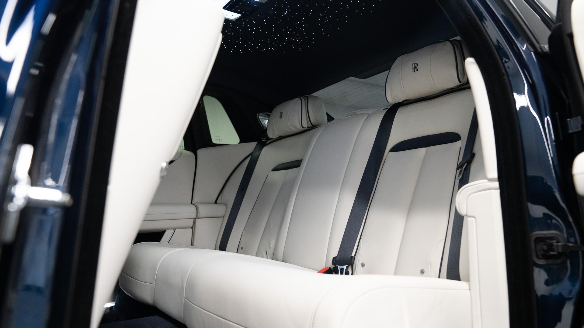 Rolls-Royce Ghost Photo 1906a831-bd31-4a24-8724-33bf9d81a6ec.jpg