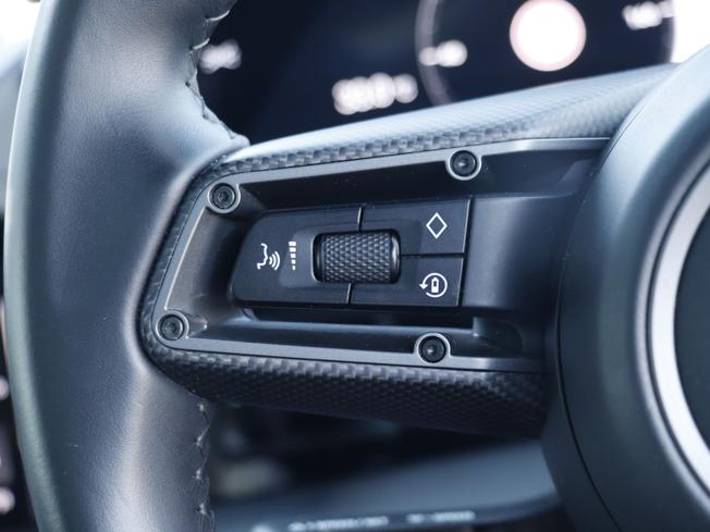 PORSCHE Taycan Photo 32