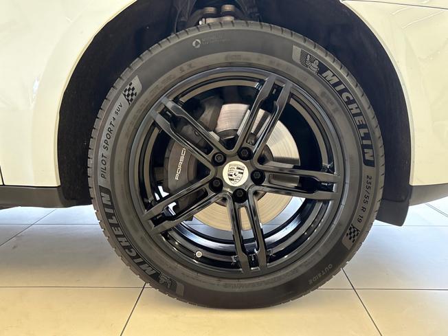 PORSCHE Macan Photo 25