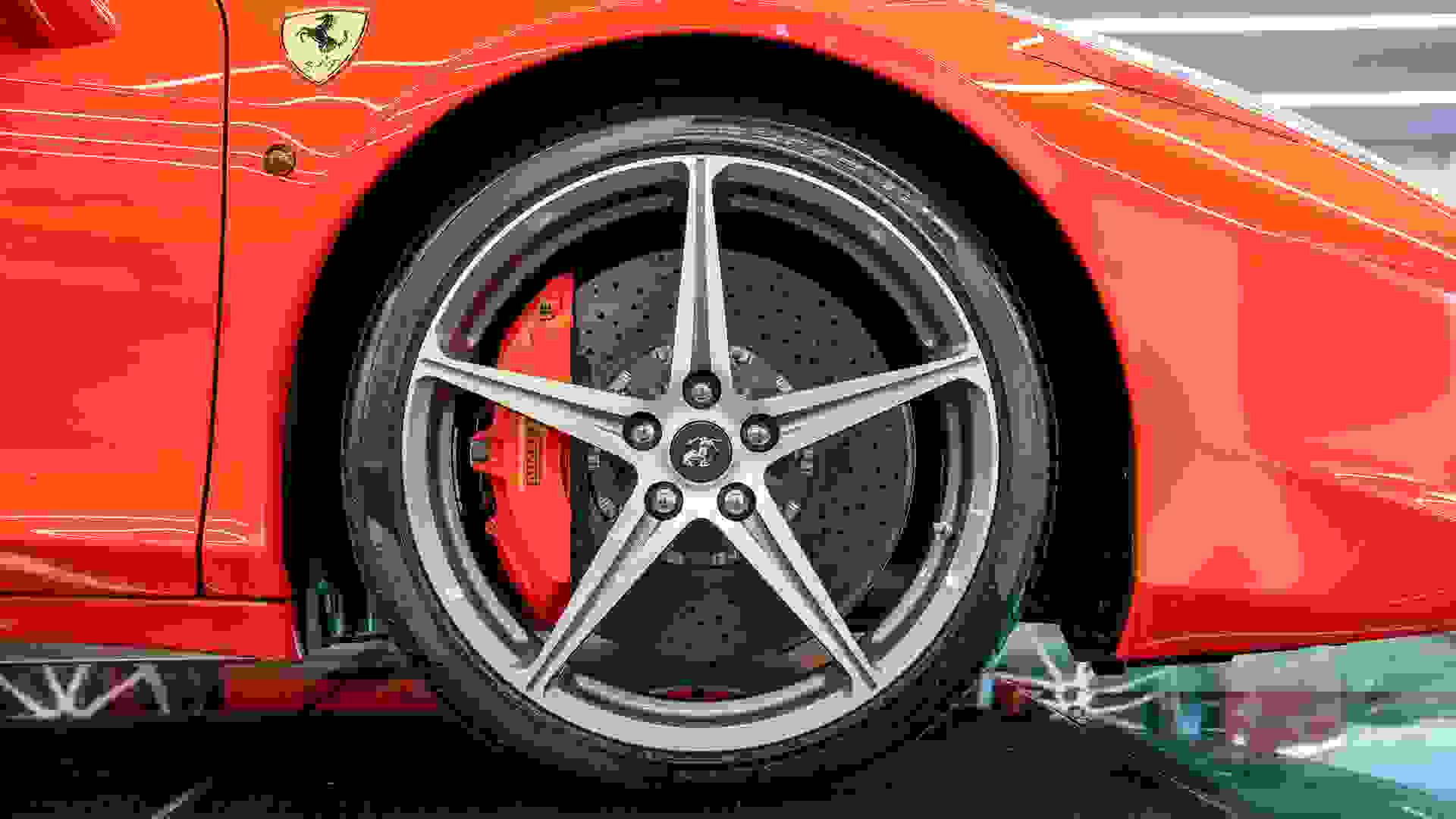Ferrari 458 Photo 19240e7d-830a-4b57-b6e6-dce55c57b1fe.jpg