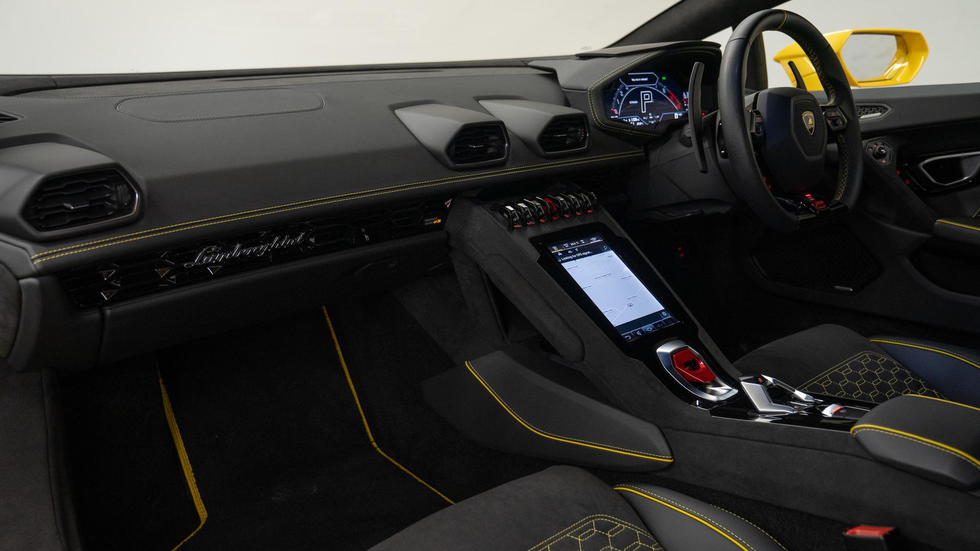 LAMBORGHINI Huracan Photo 1927d09a-1ad1-4fd9-abe8-2490eb29a7e3.jpg