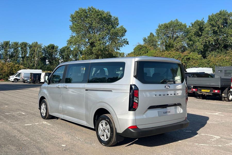 Ford Tourneo Custom V710 Zetec/Trend Bus M1 320 L2 2.0L EcoBl Photo 192a9437-c72f-4f2b-8b42-0befffd2bda9.jpg
