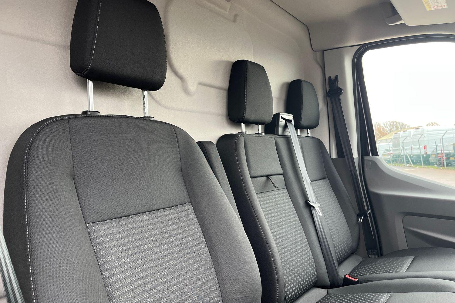 Ford E-TRANSIT Photo 9