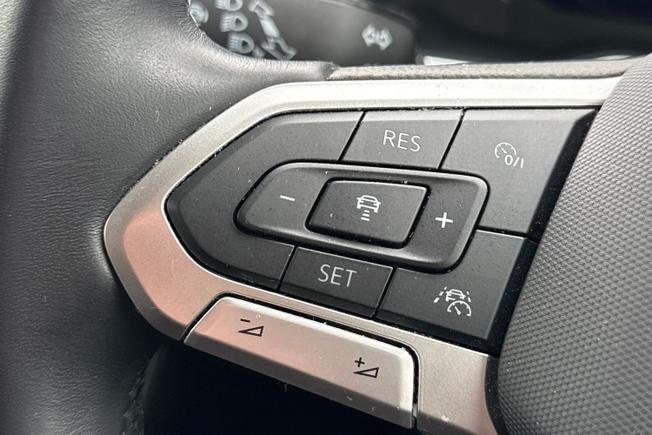 VOLKSWAGEN Taigo Photo 16